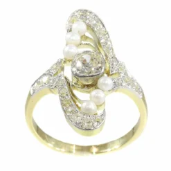 Bague diamant et perle