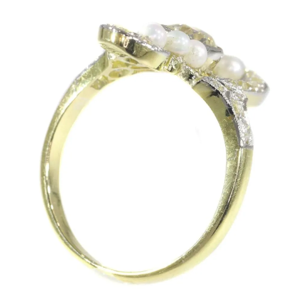 Bague diamant et perle