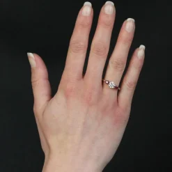 Bague diamant et rubis taillés en poire