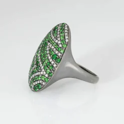 Bague diamant grenat tsavorite noircie ovale cocktail bijoux immobiliers