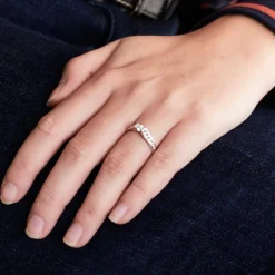 Bague diamant solitaire et pavage diamants