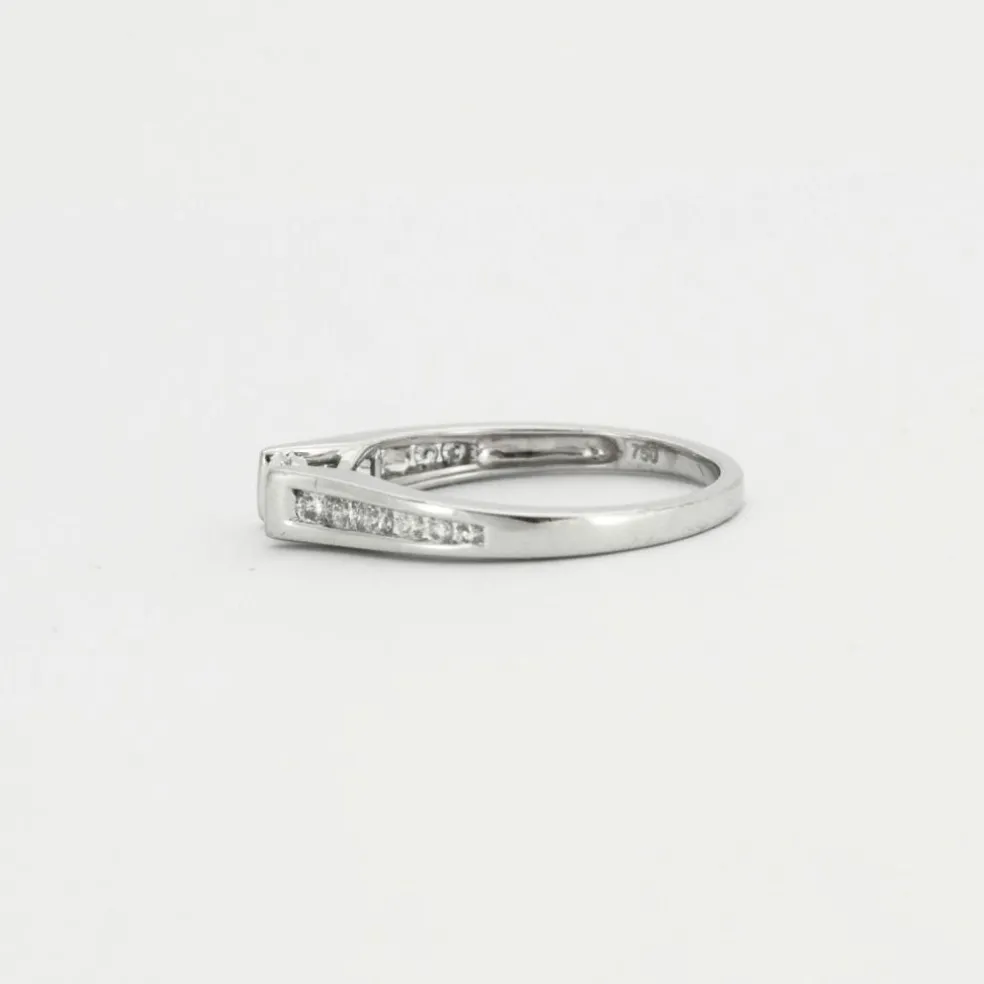 Bague diamant solitaire et pavage diamants