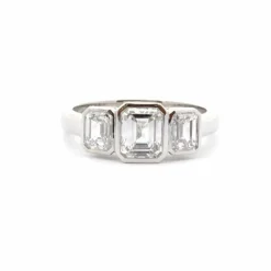 Bague diamant taille émeraude 1,03cts F/SI2