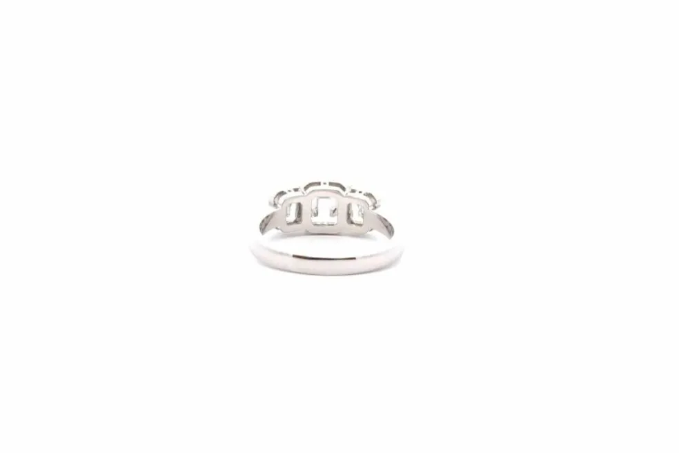 Bague diamant taille émeraude 1,03cts F/SI2