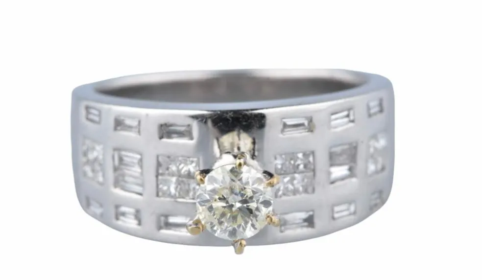Bague diamants en or blanc