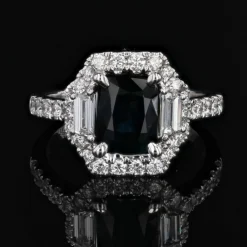 Bague diamants et saphir bleu intense