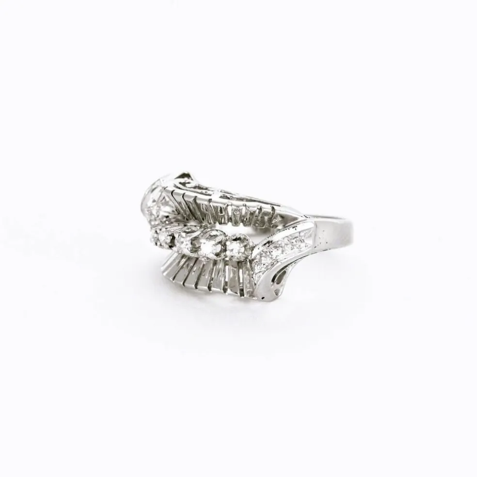Bague diamants lignes et volutes en or blanc et platine