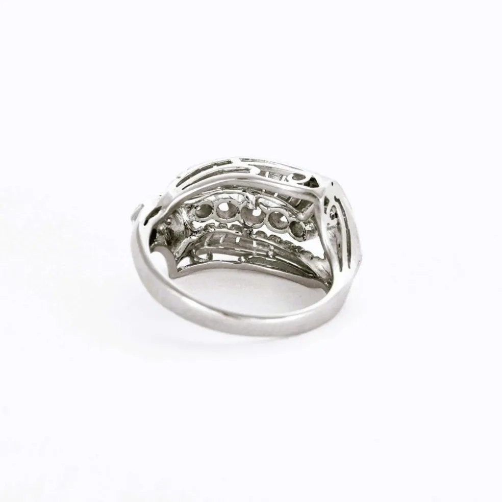 Bague diamants lignes et volutes en or blanc et platine