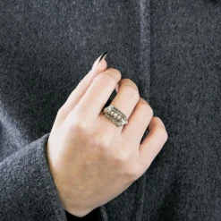 Bague diamants lignes et volutes en or blanc et platine
