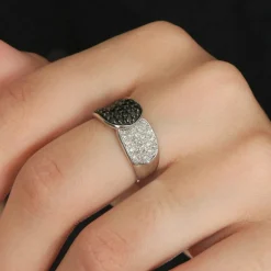 Bague Diamants noirs et blancs