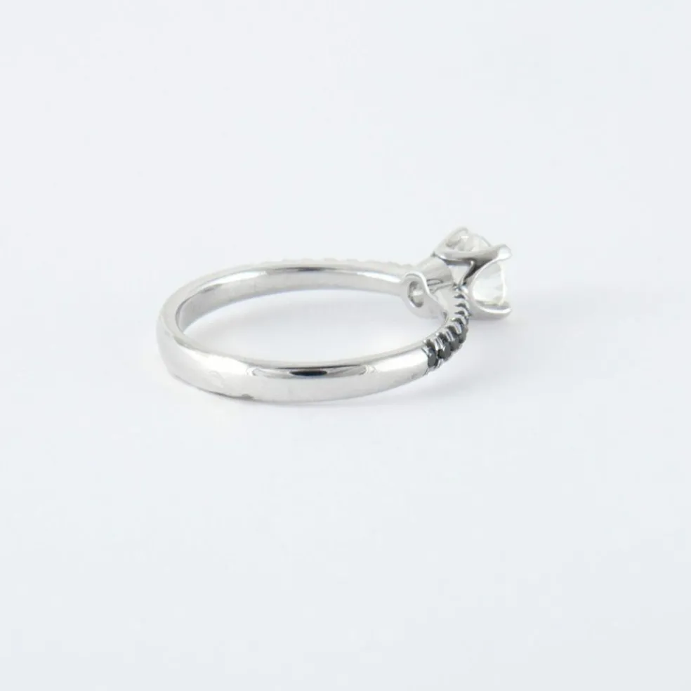 Bague diamants noirs et blanc