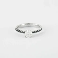 Bague diamants noirs et blanc