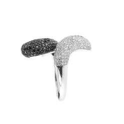 Bague diamants noirs et blancs