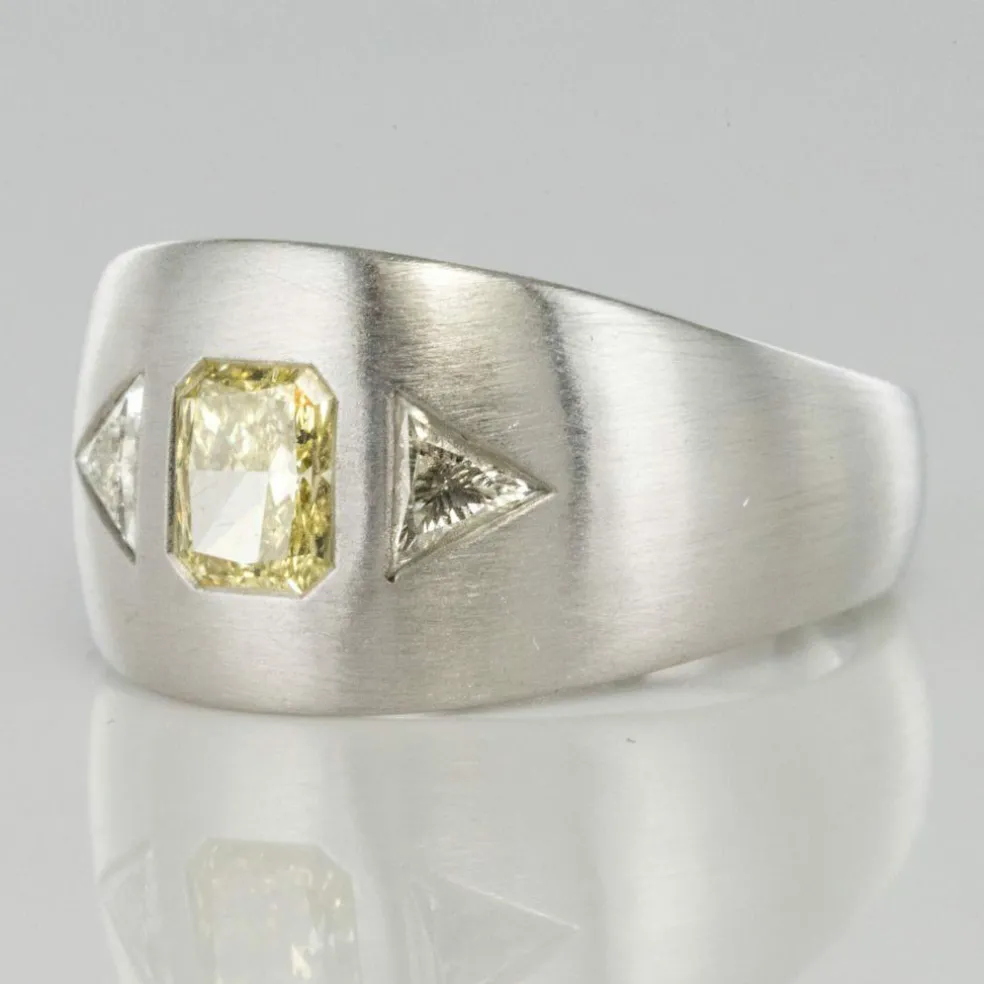 Bague Diamants, Or gris brossé