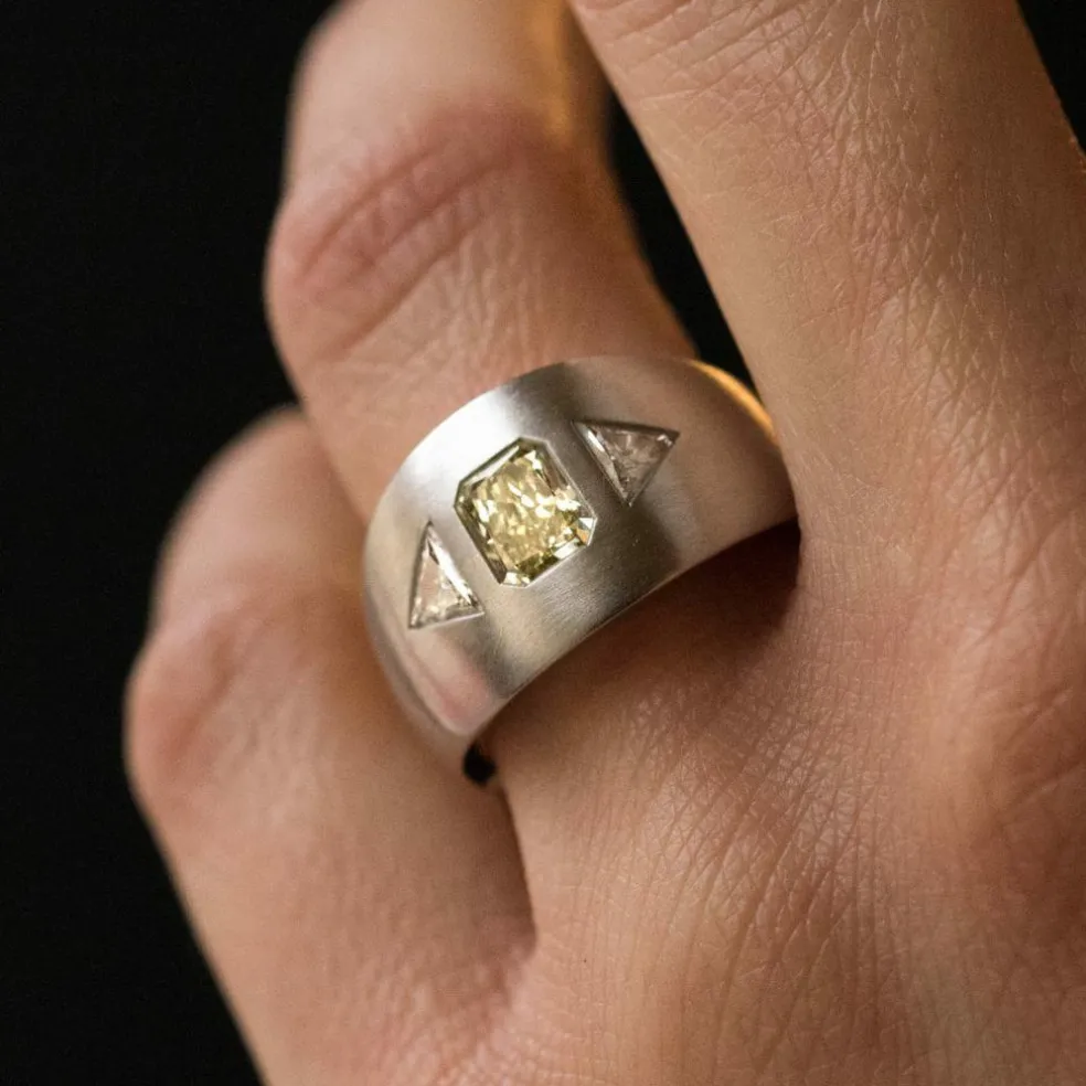 Bague Diamants, Or gris brossé