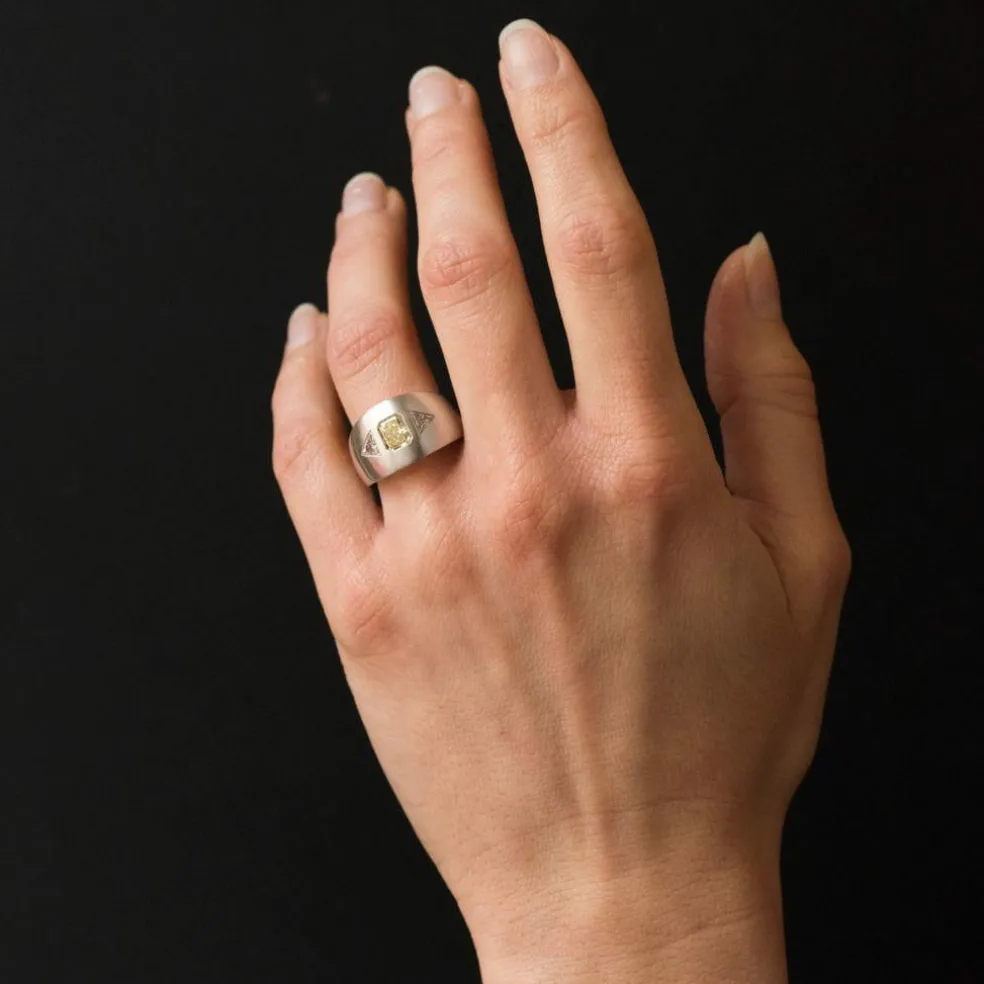 Bague Diamants, Or gris brossé