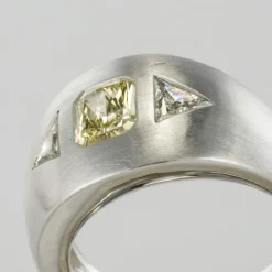 Bague Diamants, Or gris brossé