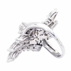 Bague diamants, platine.