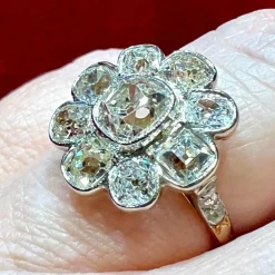 Bague Diamants taille coussin taille ancienne 3,40 carats, or 18 carat , Époque XIXe siècle