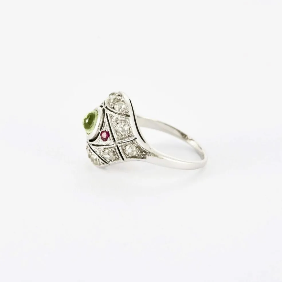 Bague dôme Art Déco diamants rubis péridot