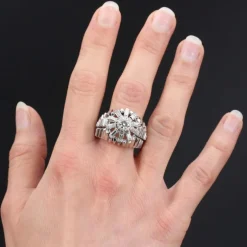 Bague dôme diamants baguettes