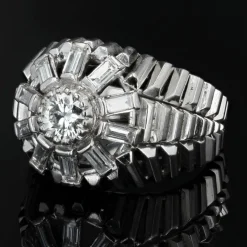 Bague dôme diamants baguettes