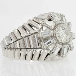 Bague dôme diamants baguettes