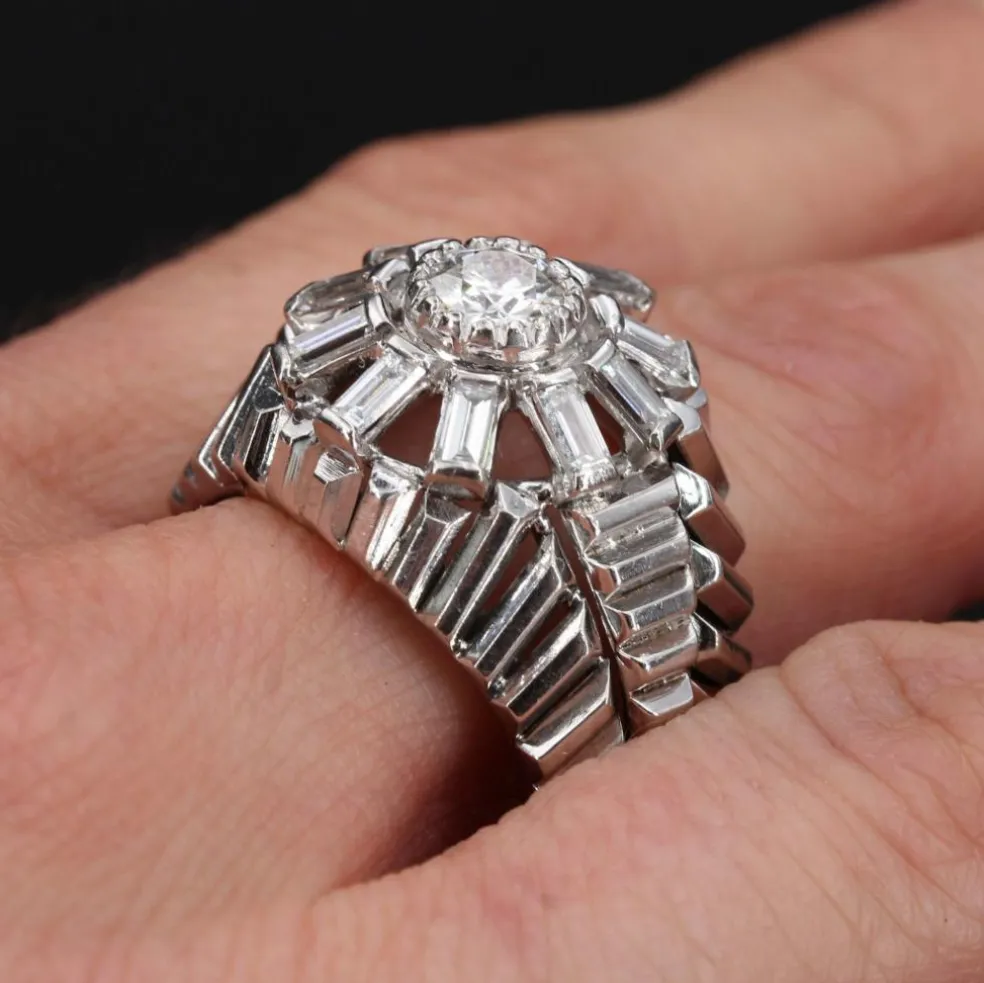 Bague dôme diamants baguettes