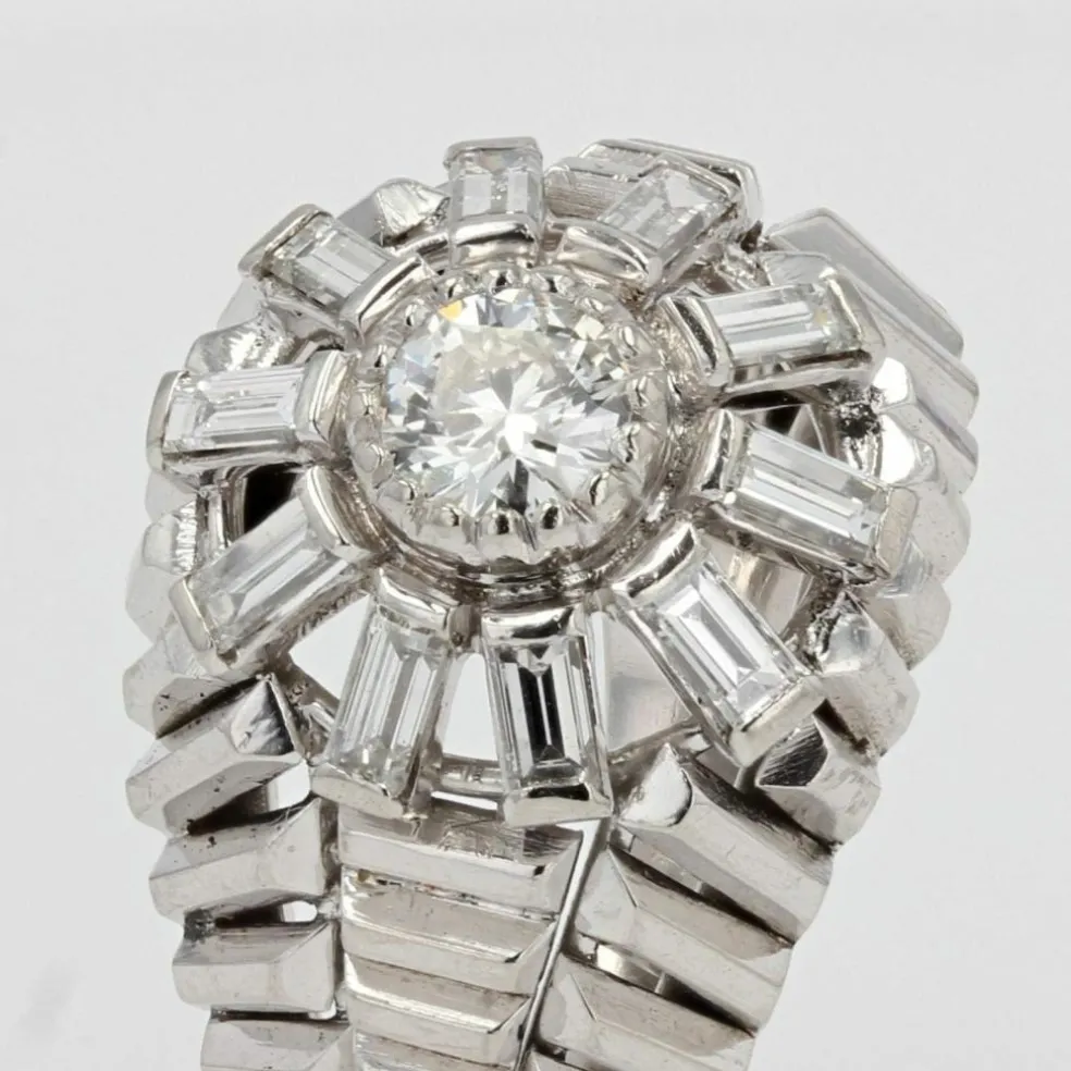 Bague dôme diamants baguettes
