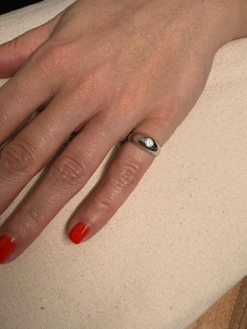 Bague Dôme en or blanc diamant
