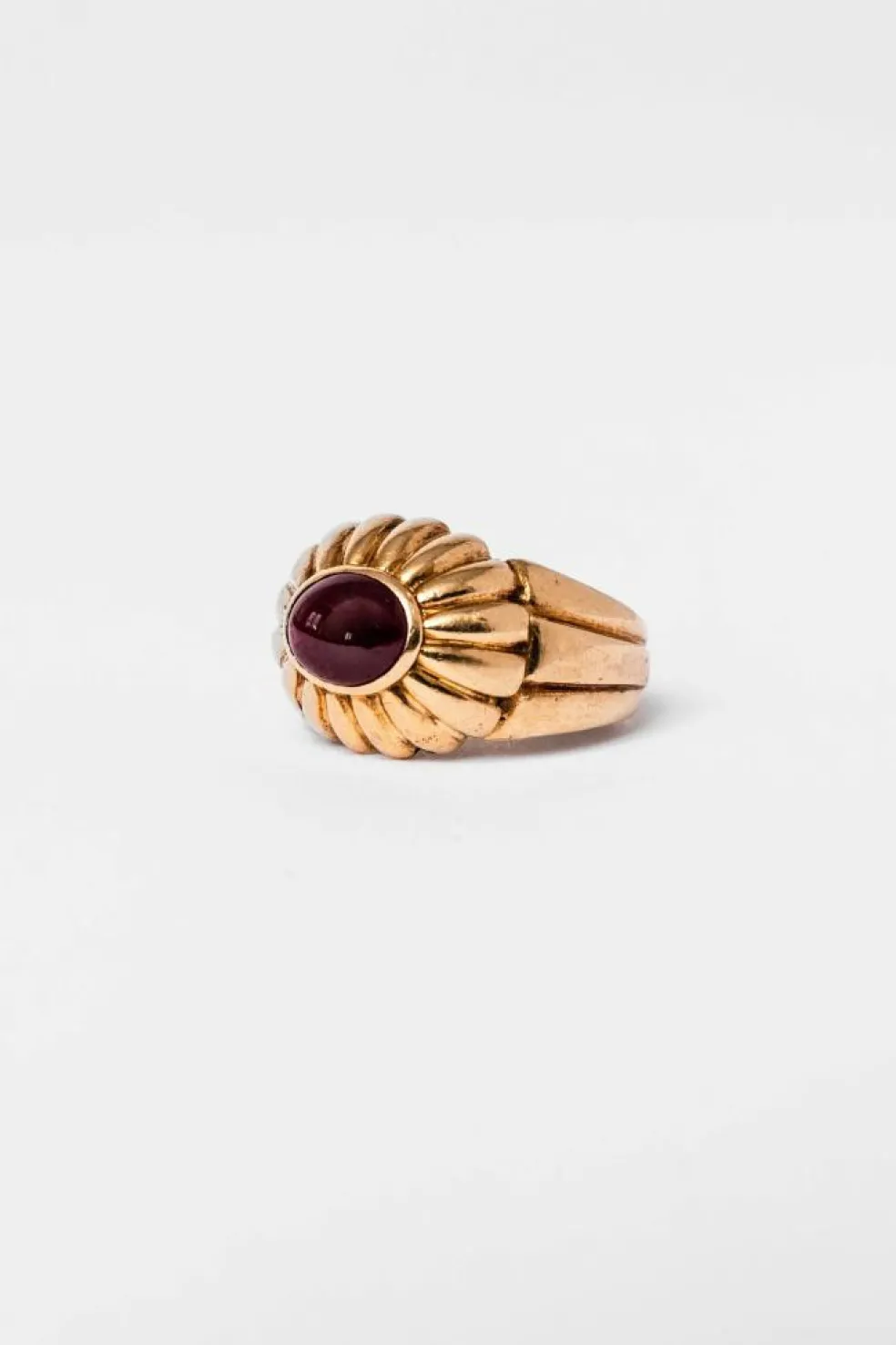 Bague Dôme en or jaune et grenat