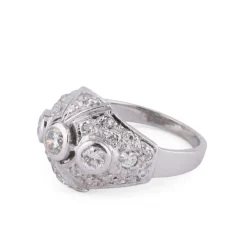 Bague dôme en platine, diamants