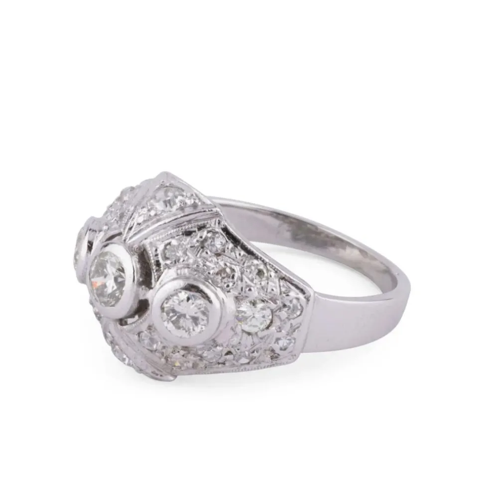 Bague dôme en platine, diamants