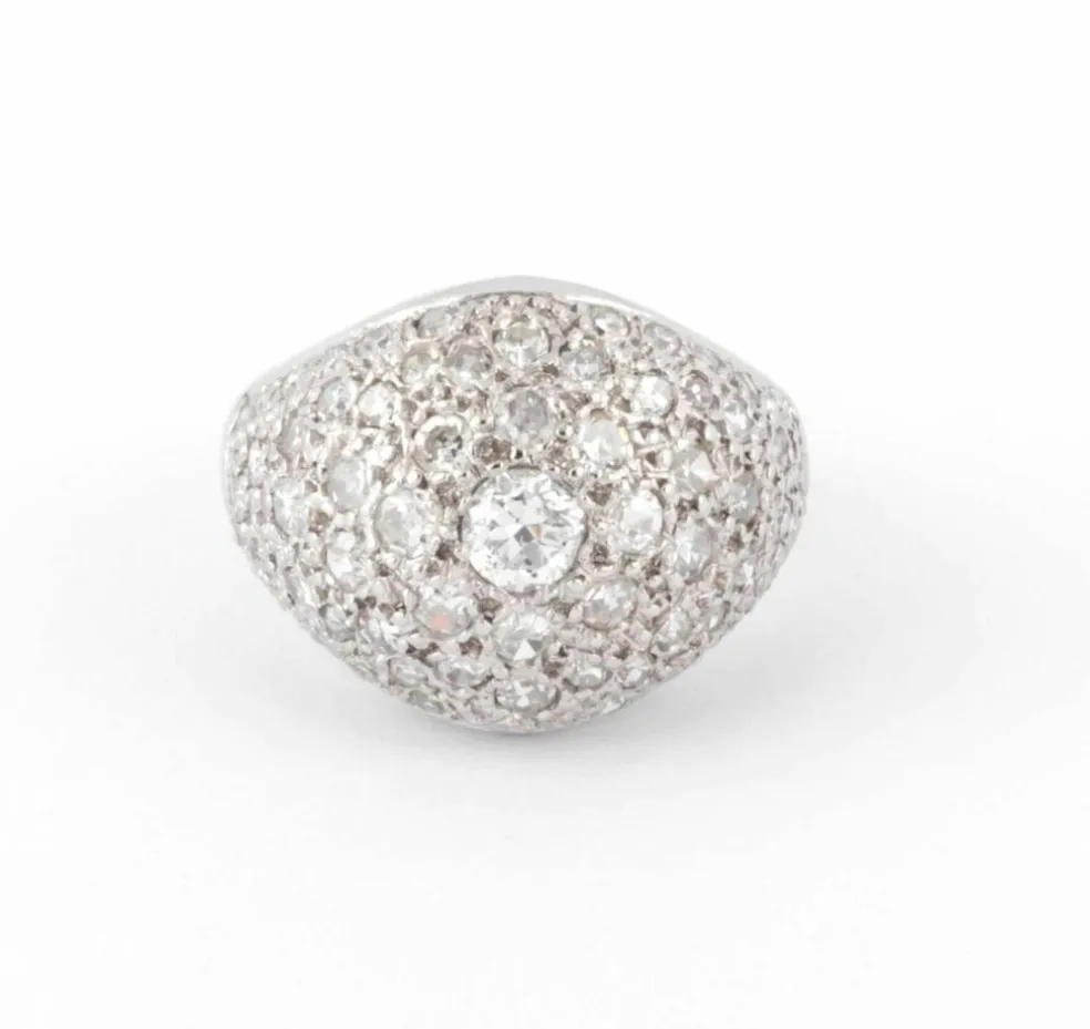 Bague dôme en platine et diamants