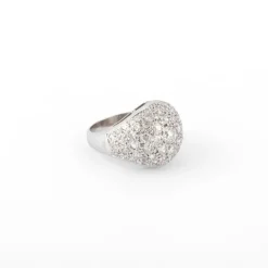 Bague dôme en platine et diamants