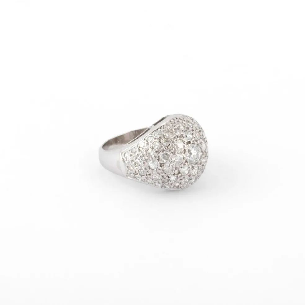 Bague dôme en platine et diamants