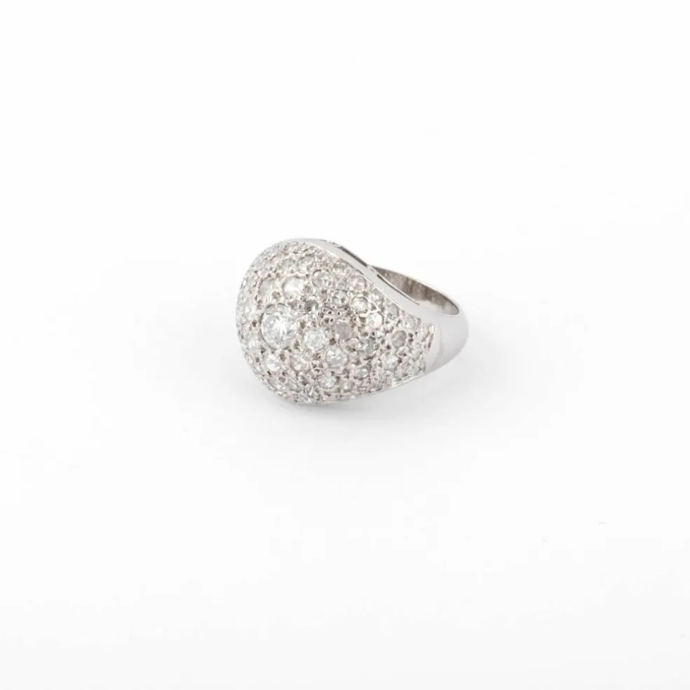 Bague dôme en platine et diamants