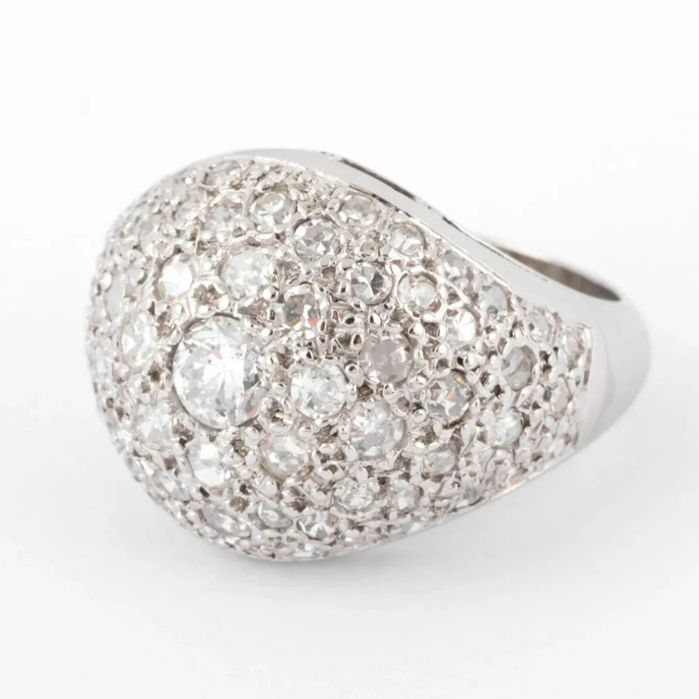 Bague dôme en platine et diamants