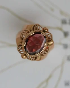 Bague Dôme Fleur Or Jaune et Grenat