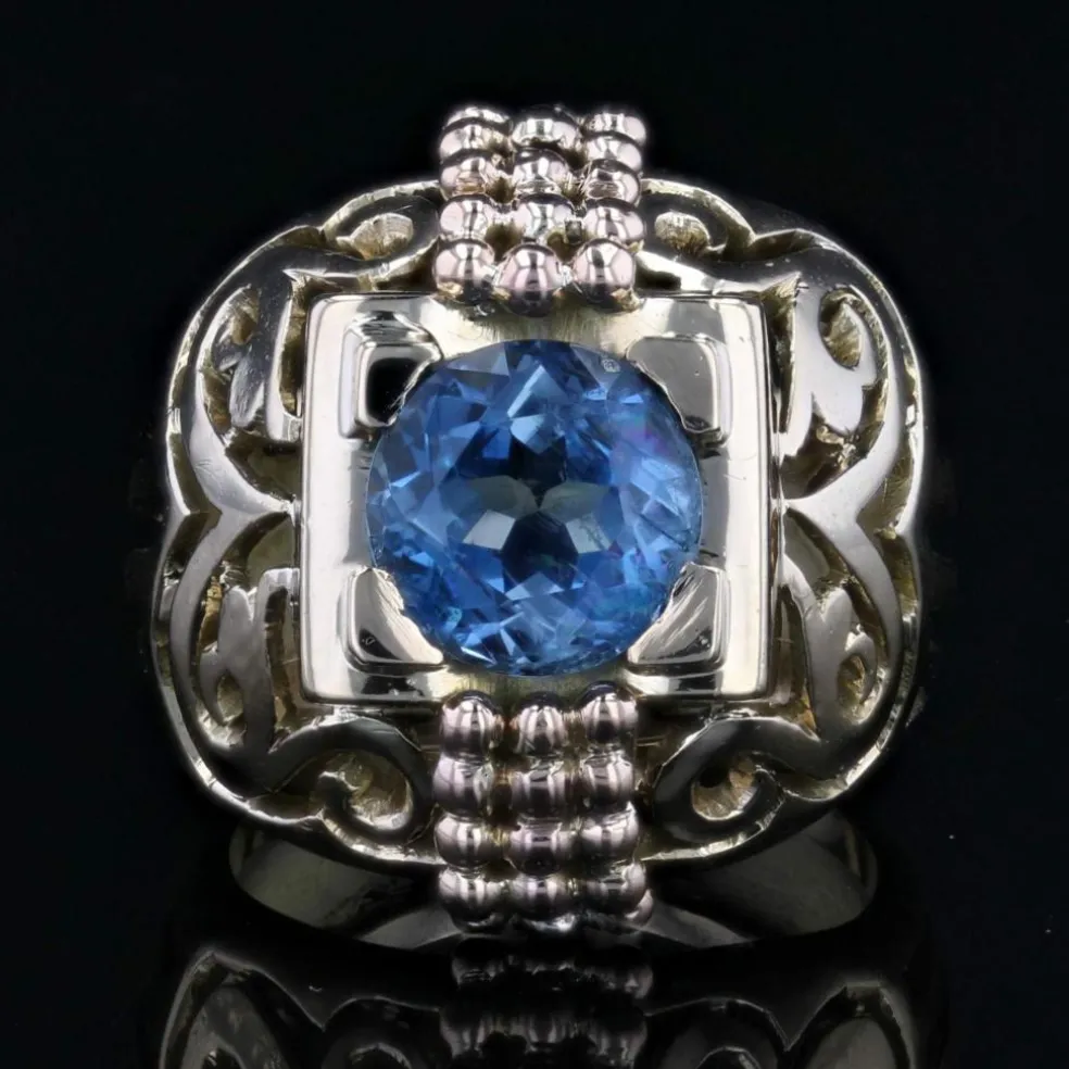 Bague dôme or ajourée et son aigue-marine