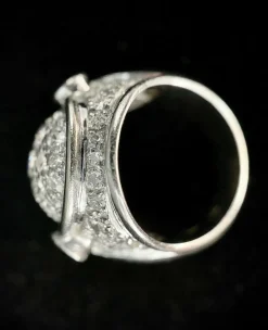 Bague dôme or blanc avec pavage de diamants