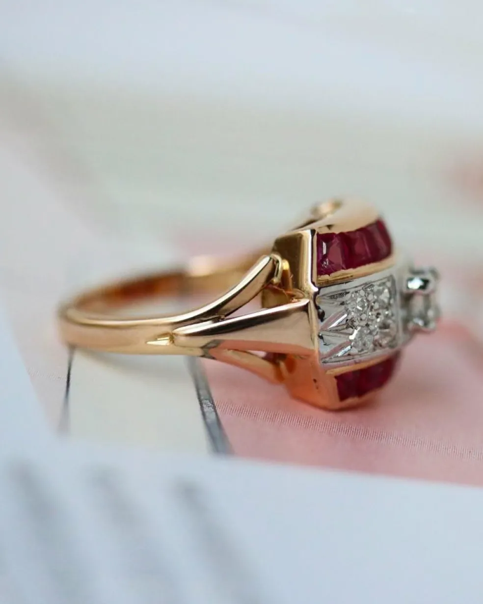 Bague Dôme Or Rose Diamants et Calibrés de Rubis Verneuil