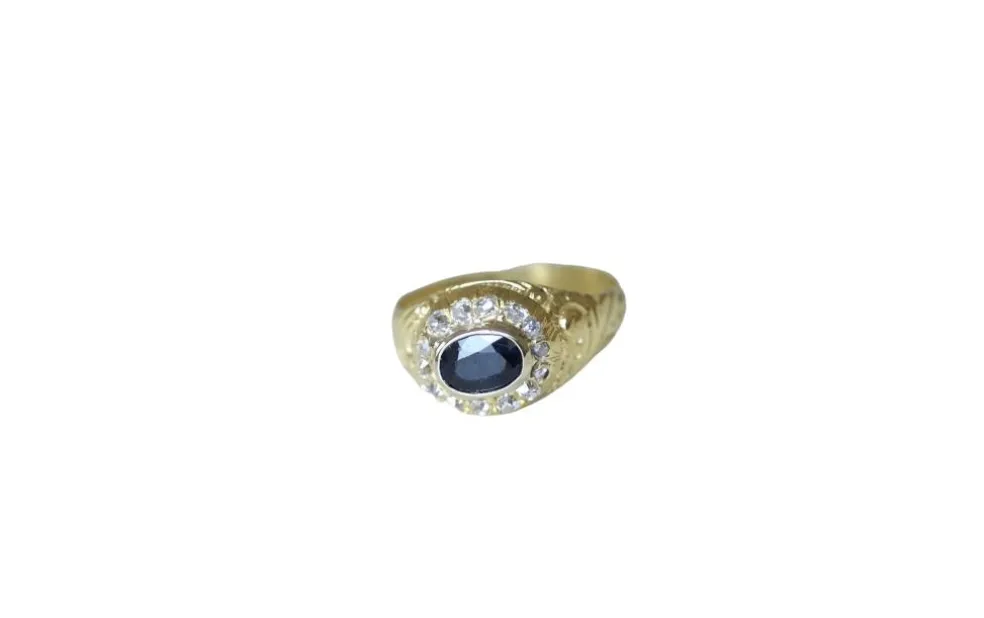 Bague dôme saphir entourage diamants