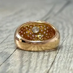 Bague dôme saphirs roses diamant