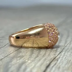 Bague dôme saphirs roses diamant