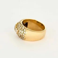 Bague dome, or jaune, saphir et diamants