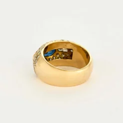 Bague dome, or jaune, saphir et diamants