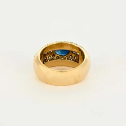 Bague dome, or jaune, saphir et diamants