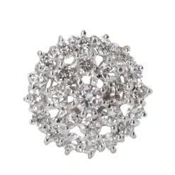 Bague double entourage en or blanc et diamants