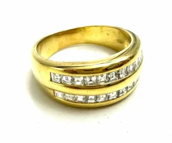 Bague double piste avec diamants.